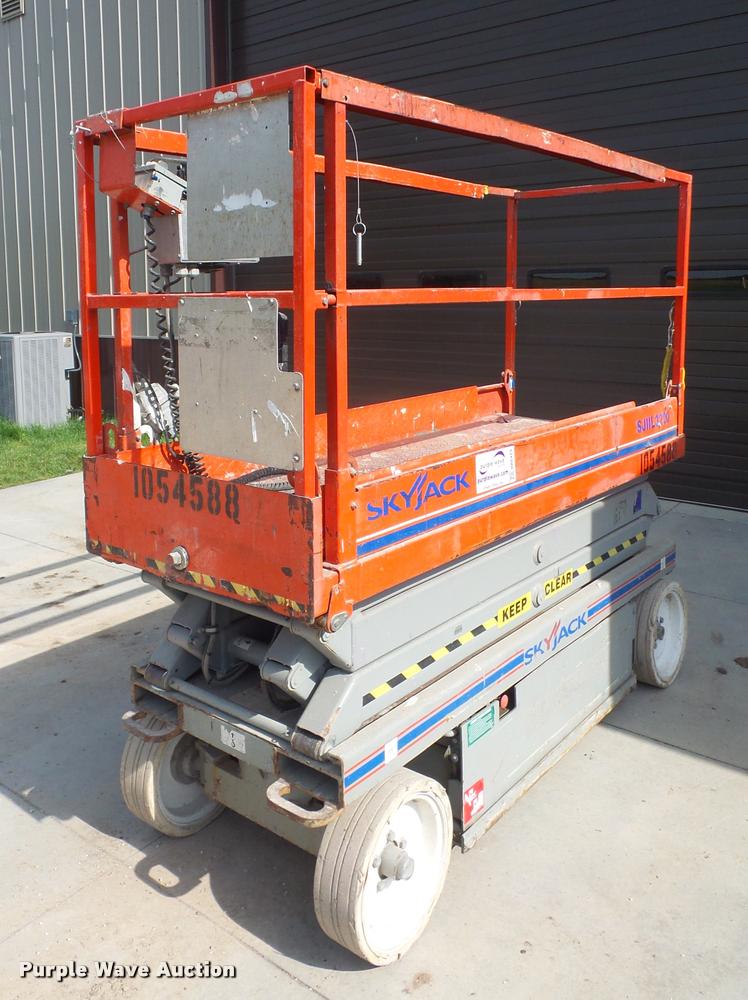 image for item DA6419 2008 Sky Jack SJ III 3220 scissor lift