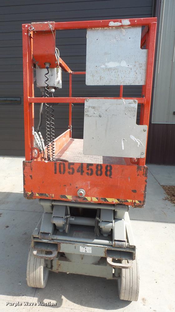 image for item DA6419 2008 Sky Jack SJ III 3220 scissor lift