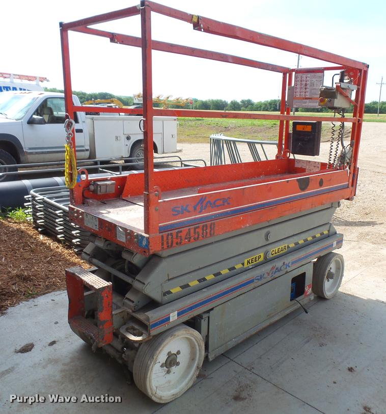 image for item DA6419 2008 Sky Jack SJ III 3220 scissor lift