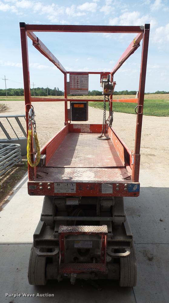 image for item DA6419 2008 Sky Jack SJ III 3220 scissor lift