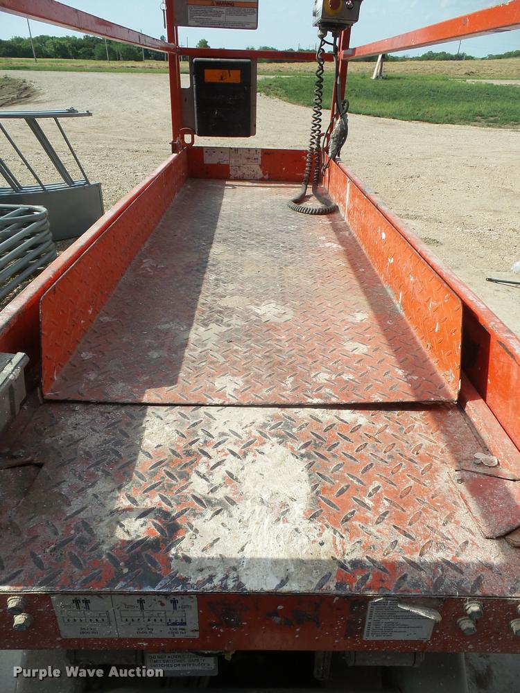 image for item DA6419 2008 Sky Jack SJ III 3220 scissor lift