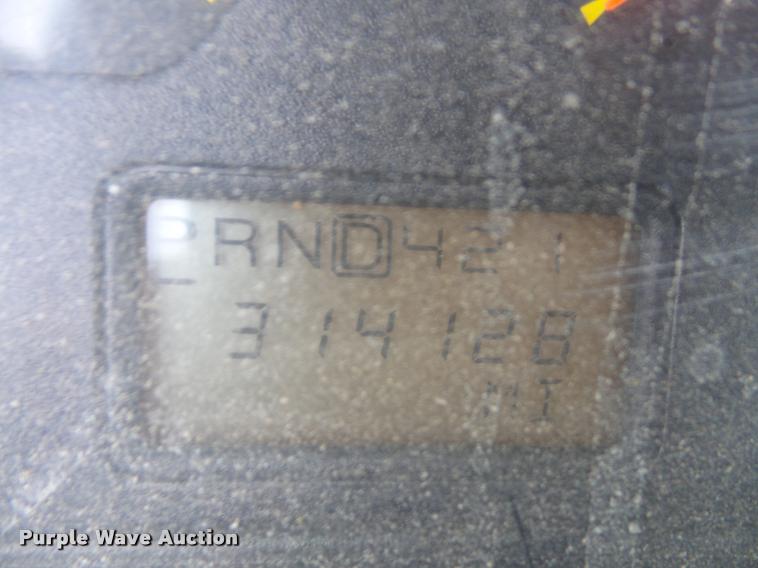 image for item DA6446 2002 International 4300 truck cab and chassis