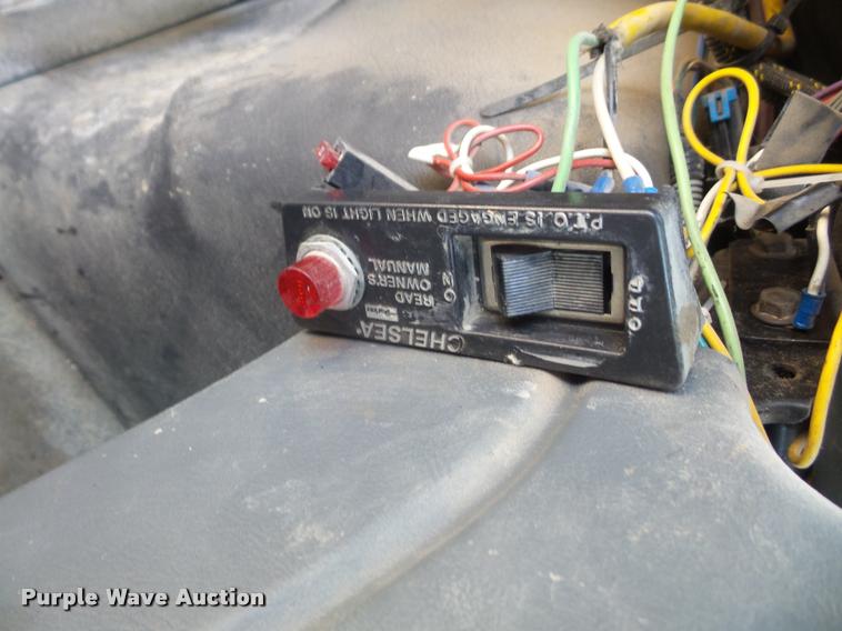 image for item DA6446 2002 International 4300 truck cab and chassis