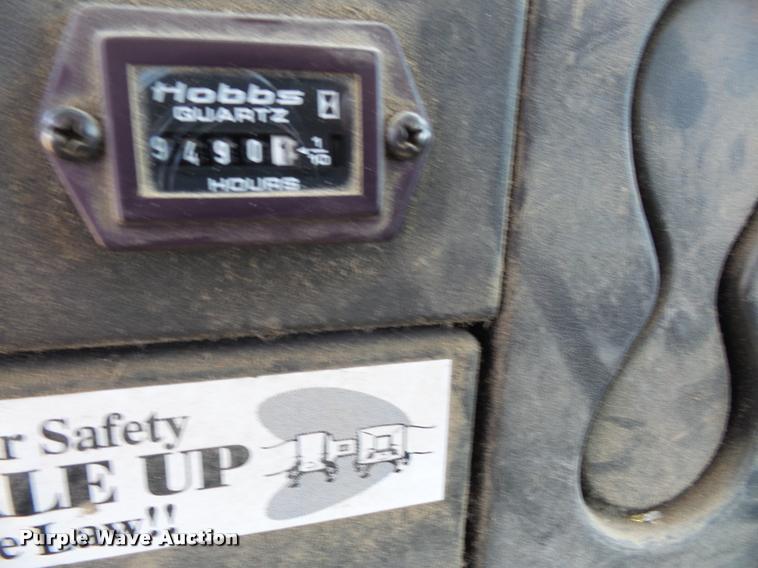 image for item DA6446 2002 International 4300 truck cab and chassis