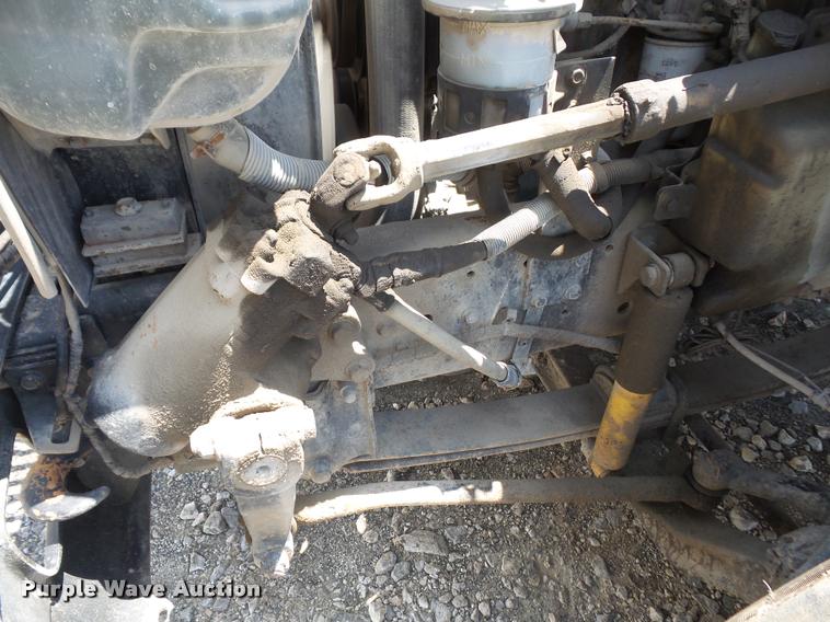 image for item DA6446 2002 International 4300 truck cab and chassis