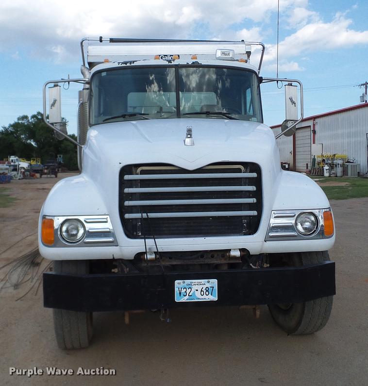image for item DA6764 2006 Mack CV713 Granite dump truck