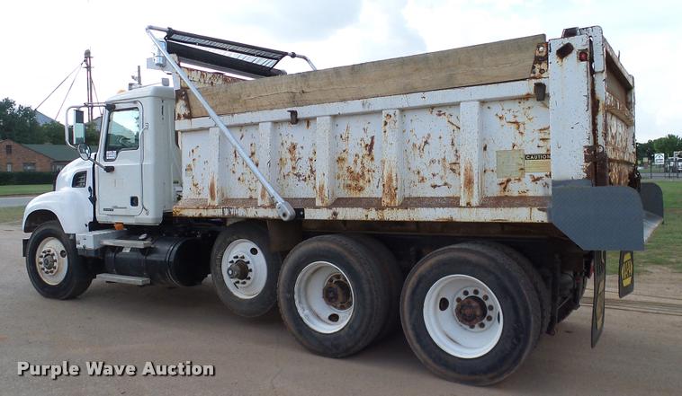 image for item DA6764 2006 Mack CV713 Granite dump truck