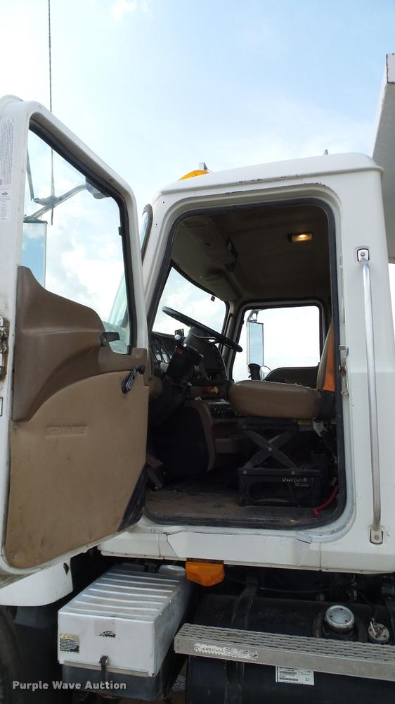 image for item DA6764 2006 Mack CV713 Granite dump truck