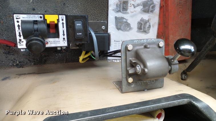 image for item DA6764 2006 Mack CV713 Granite dump truck