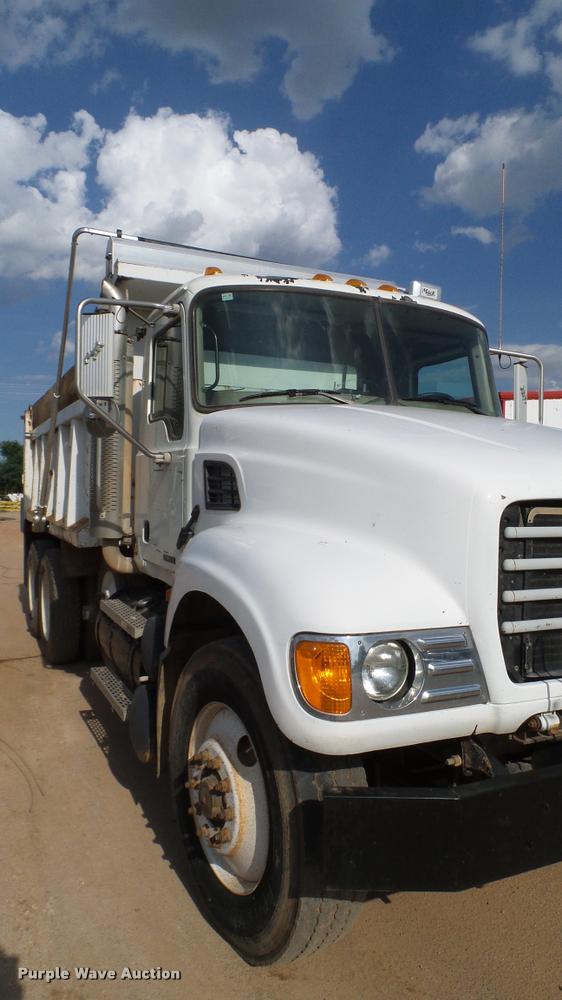 image for item DA6764 2006 Mack CV713 Granite dump truck