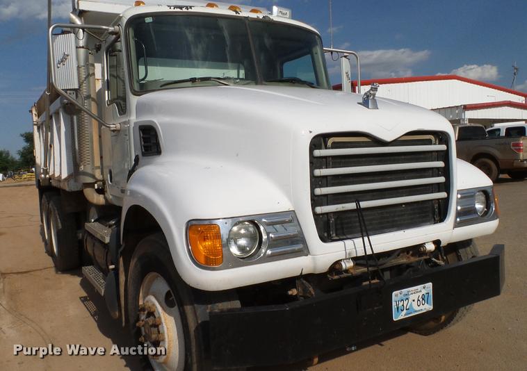 image for item DA6764 2006 Mack CV713 Granite dump truck