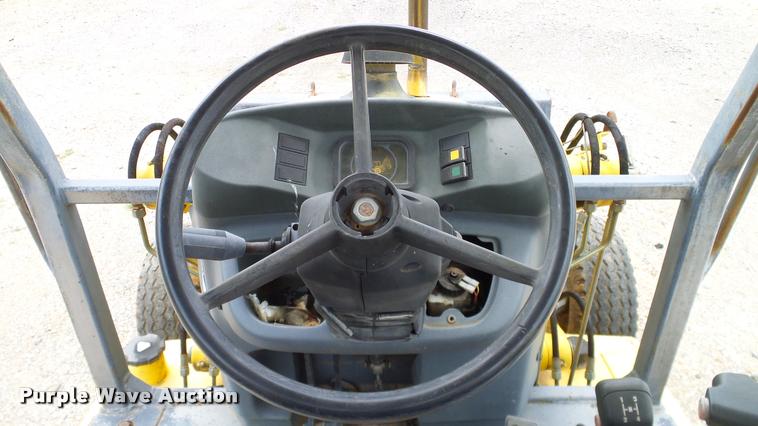 image for item DA6766 2001 New Holland LB75B backhoe