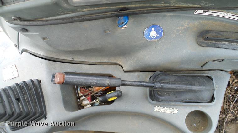 image for item DA6766 2001 New Holland LB75B backhoe