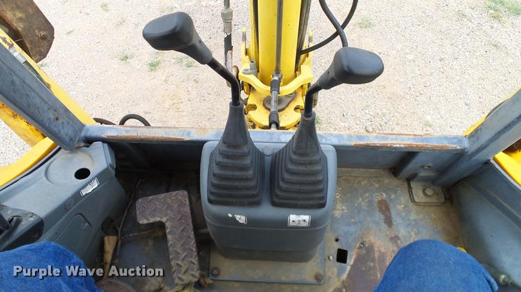image for item DA6766 2001 New Holland LB75B backhoe