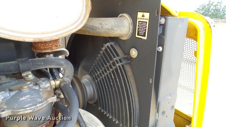 image for item DA6766 2001 New Holland LB75B backhoe