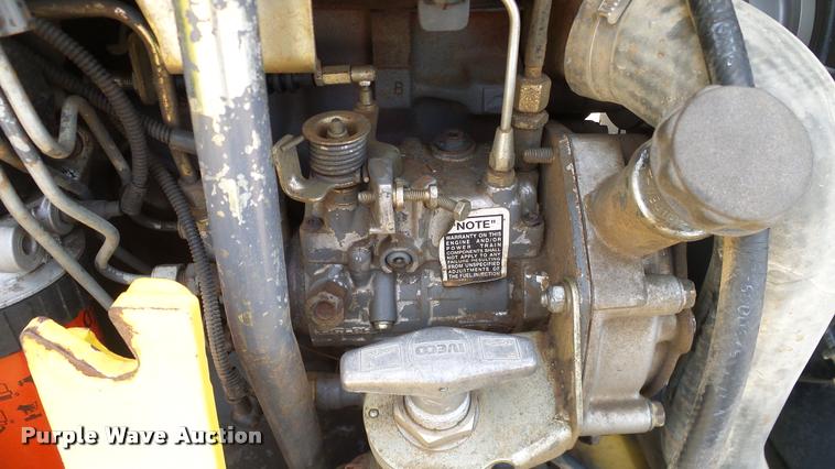 image for item DA6766 2001 New Holland LB75B backhoe