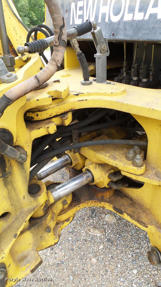 image for item DA6766 2001 New Holland LB75B backhoe