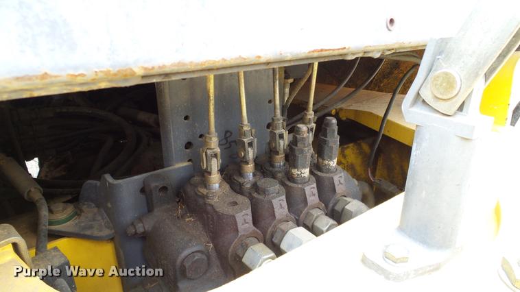 image for item DA6766 2001 New Holland LB75B backhoe