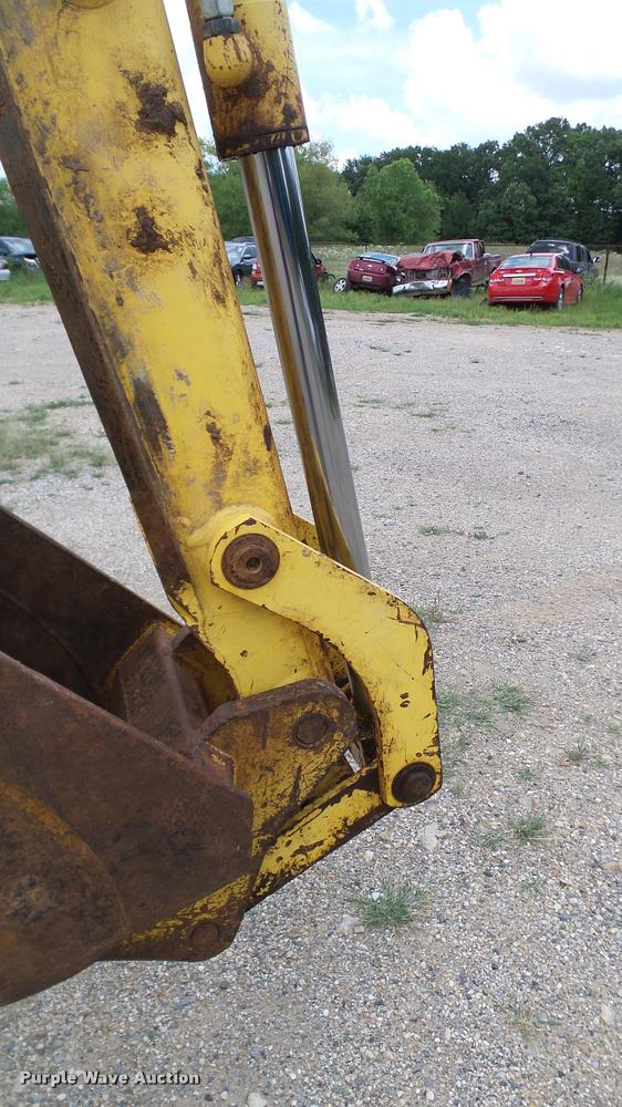 image for item DA6766 2001 New Holland LB75B backhoe