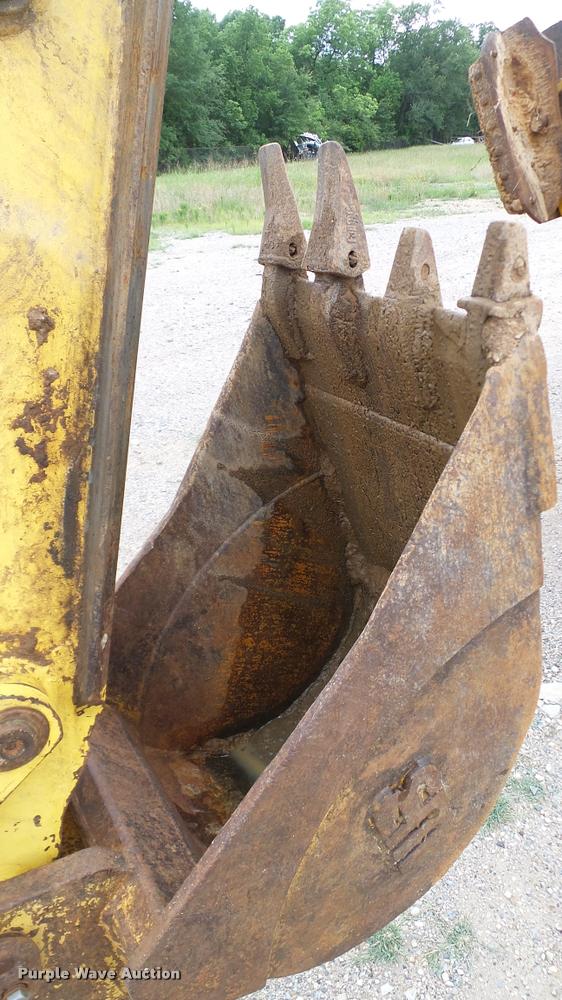 image for item DA6766 2001 New Holland LB75B backhoe