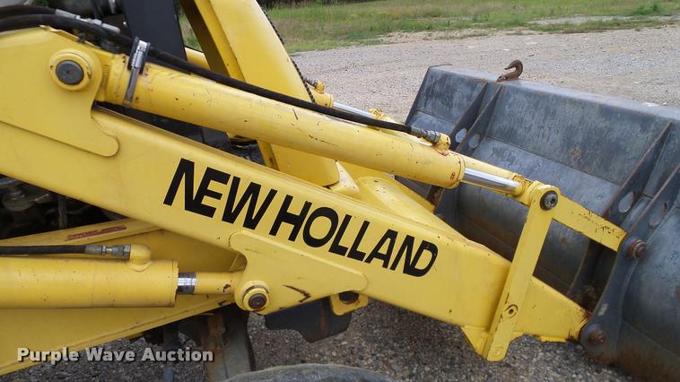 image for item DA6766 2001 New Holland LB75B backhoe