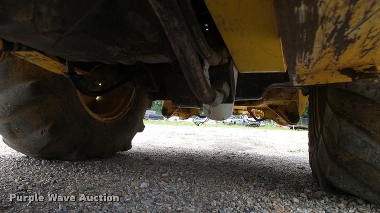 image for item DA6766 2001 New Holland LB75B backhoe