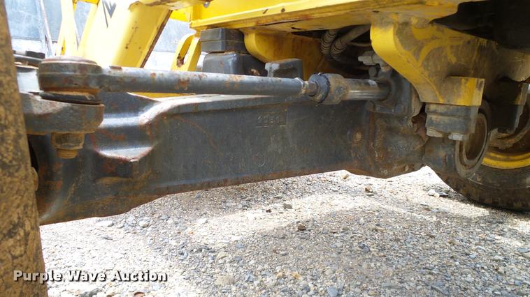 image for item DA6766 2001 New Holland LB75B backhoe