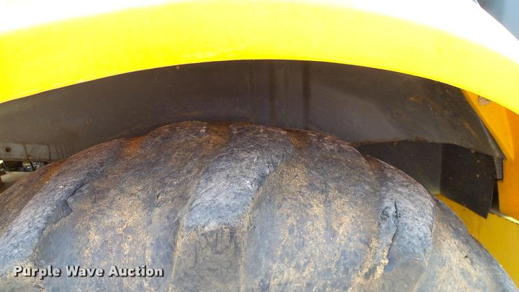 image for item DA6766 2001 New Holland LB75B backhoe