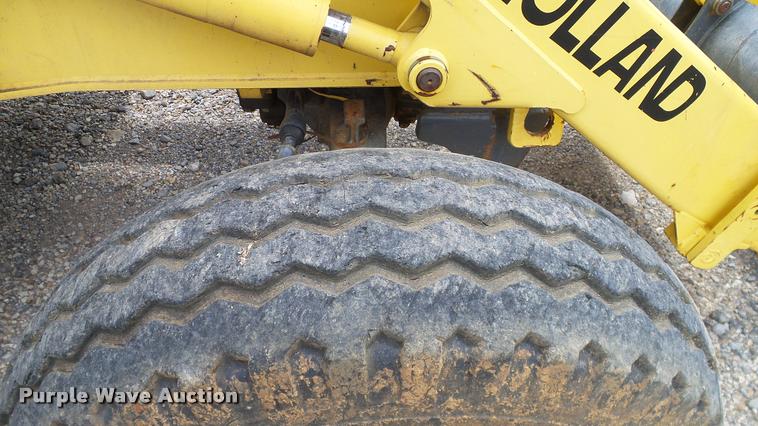 image for item DA6766 2001 New Holland LB75B backhoe