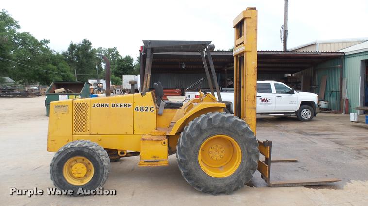 image for item DA7945 1989 John Deere 482C forklift