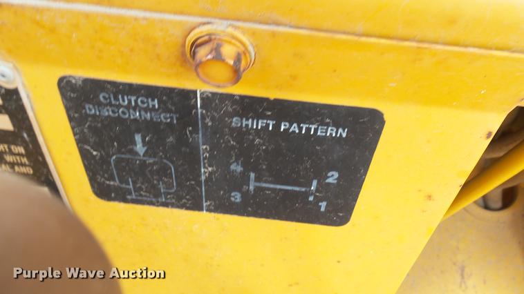 image for item DA7945 1989 John Deere 482C forklift