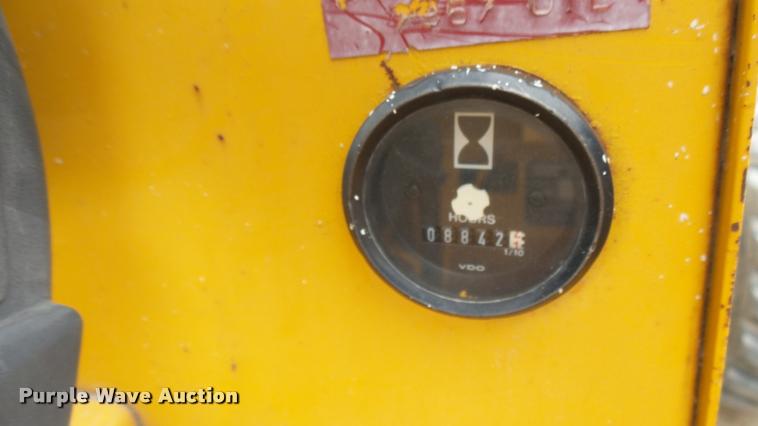 image for item DA7945 1989 John Deere 482C forklift