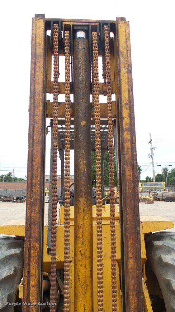 image for item DA7945 1989 John Deere 482C forklift