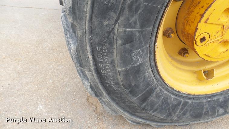 image for item DA7945 1989 John Deere 482C forklift