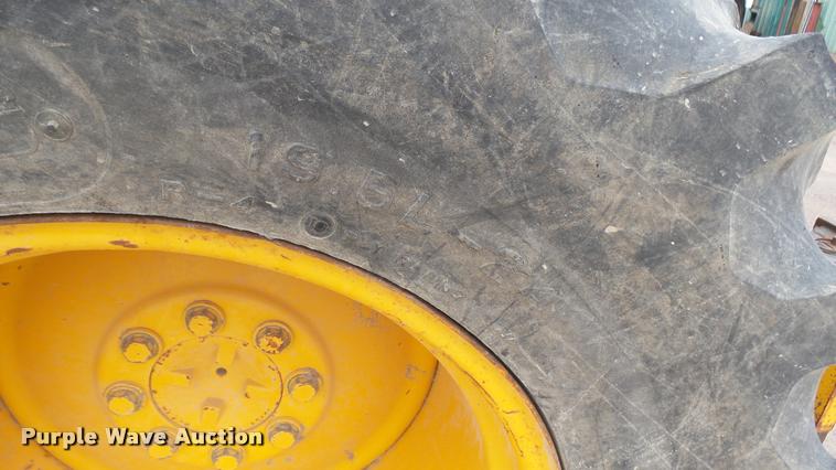 image for item DA7945 1989 John Deere 482C forklift