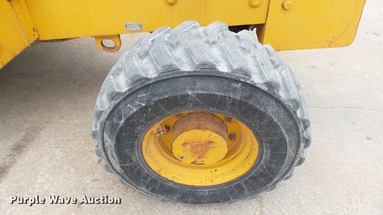 image for item DA7945 1989 John Deere 482C forklift