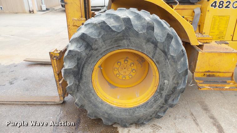 image for item DA7945 1989 John Deere 482C forklift