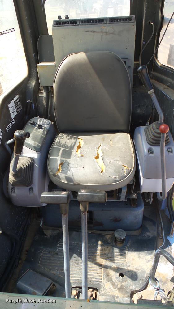 image for item DA7965 1996 Komatsu PC128-UU excavator