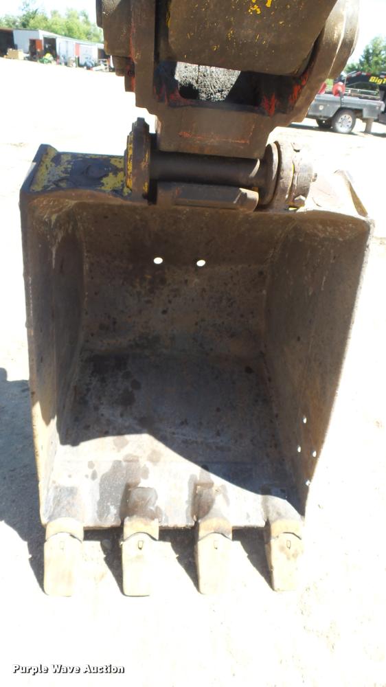 image for item DA7965 1996 Komatsu PC128-UU excavator