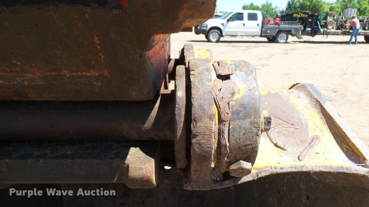 image for item DA7965 1996 Komatsu PC128-UU excavator