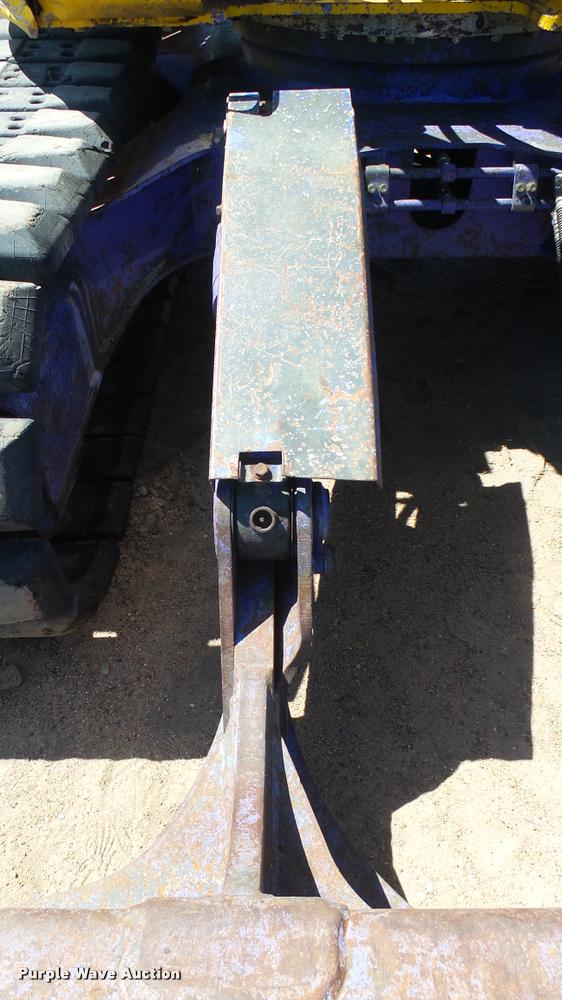 image for item DA7965 1996 Komatsu PC128-UU excavator