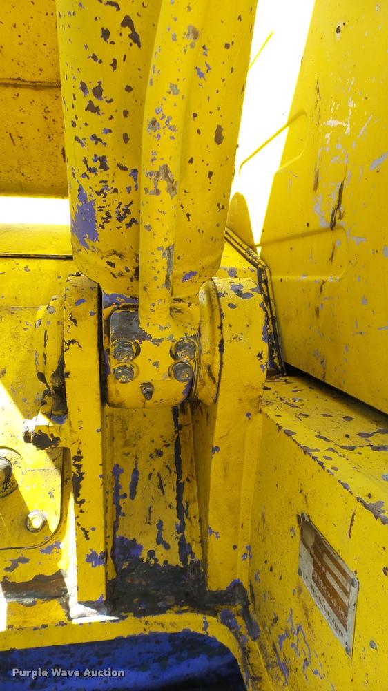 image for item DA7965 1996 Komatsu PC128-UU excavator