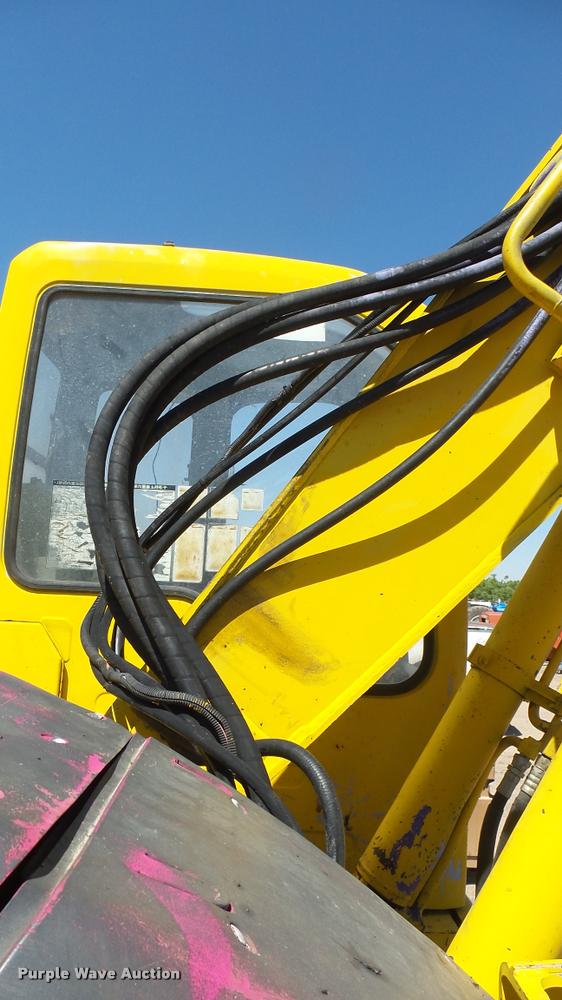 image for item DA7965 1996 Komatsu PC128-UU excavator