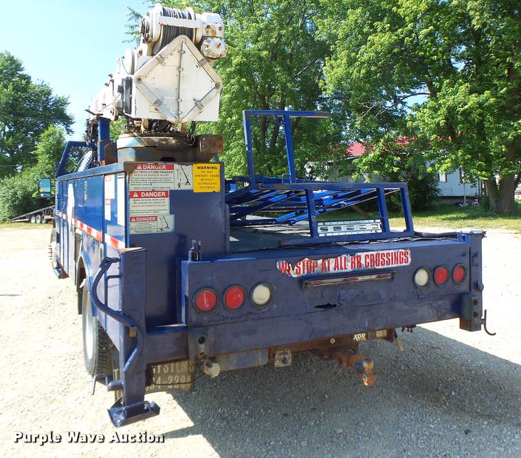 image for item DB1334 2006 Ford F550 Super Duty utility truck with crane