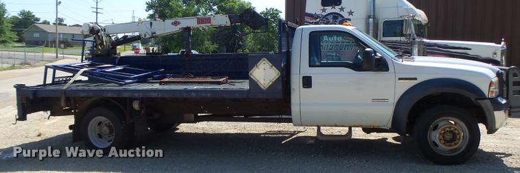 image for item DB1334 2006 Ford F550 Super Duty utility truck with crane