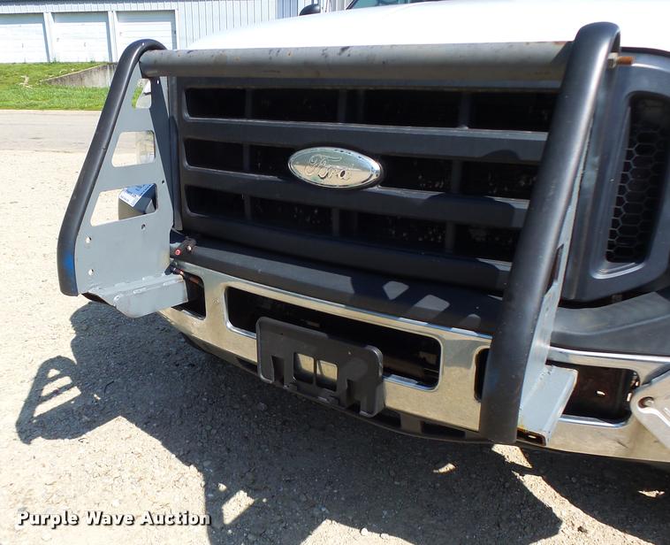 image for item DB1334 2006 Ford F550 Super Duty utility truck with crane