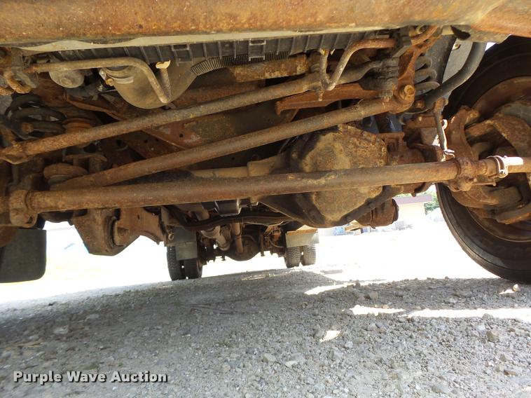 image for item DB1334 2006 Ford F550 Super Duty utility truck with crane