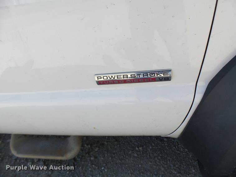 image for item DB1334 2006 Ford F550 Super Duty utility truck with crane