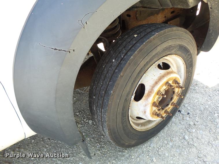 image for item DB1334 2006 Ford F550 Super Duty utility truck with crane