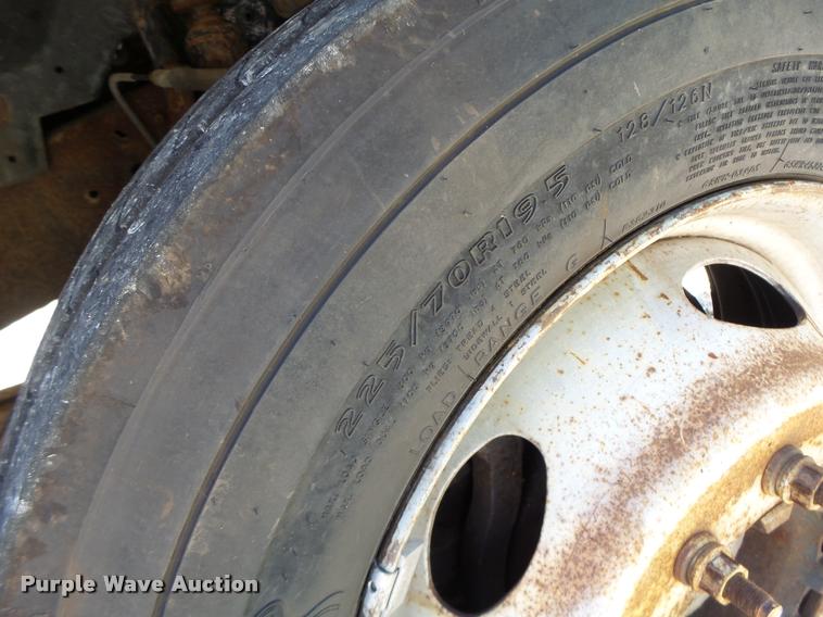 image for item DB1334 2006 Ford F550 Super Duty utility truck with crane